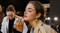 Efecto bronceado, naturalidad y rubor: los maquillajes del verano según las pasarelas de BAFWEEK