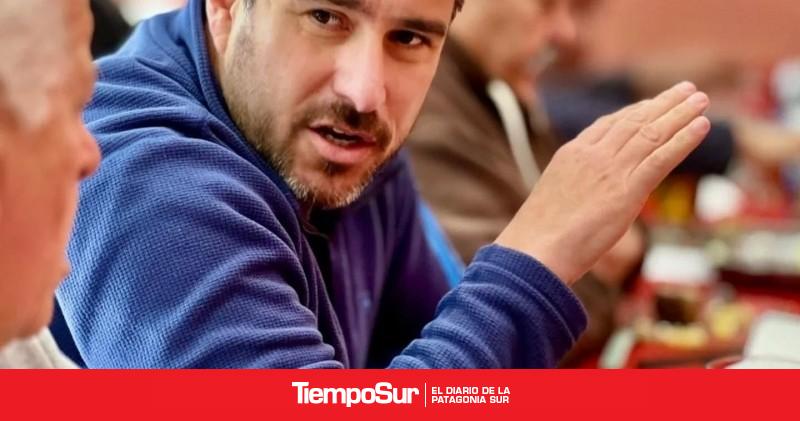 Roquel recorre Santa Cruz Roquel: “Necesitamos crear trabajo y generar oportunidades para nuestra gente”