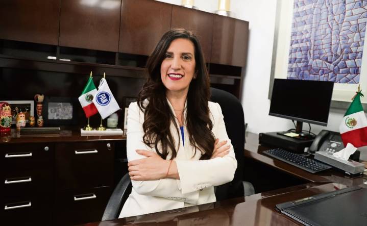 “Mi compromiso es con la ley, no con los partidos: Kenia López Rabadán