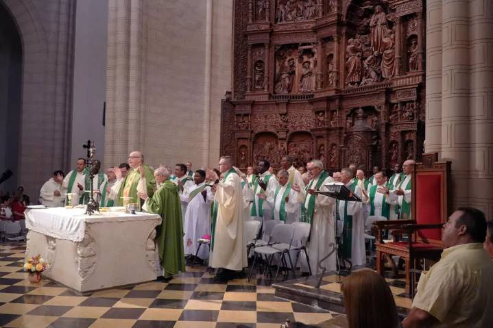 Teruel despide con cariño al obispo Satué: "Bendecimos la suerte de haberle conocido"