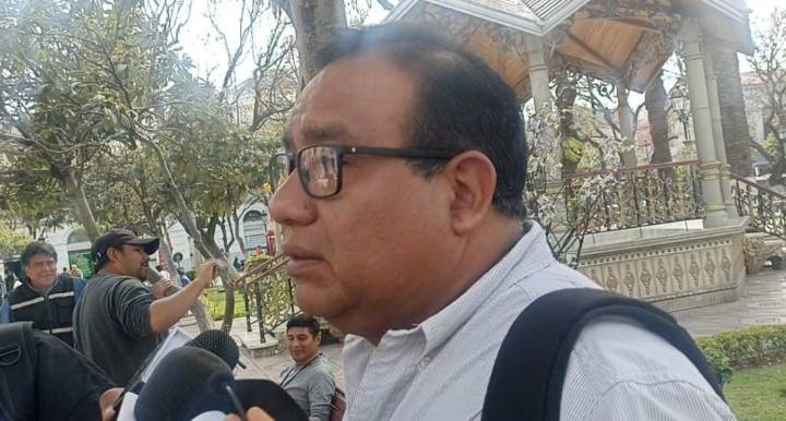 Economista de Tarija afirma que la propuesta sobre legalizar autos chutos amenaza vínculos con el Mercosur y complica la migración boliviana