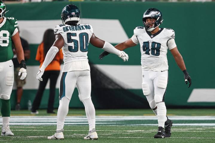 Deadspin | Report: Eagles DE Ogbo Okoronkwo (triceps) likely headed to IR