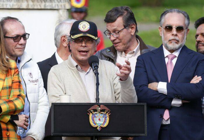 Petro contra el parlamento europeo: asesinos de miguel Uribe vive en Europa