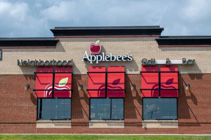 Applebee's is giving out free phone cases if you sign up online