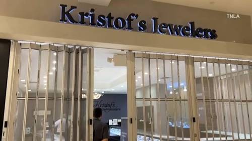 Police searching for suspects in smash-and-grab at jewelry store inside Sherman Oaks mall