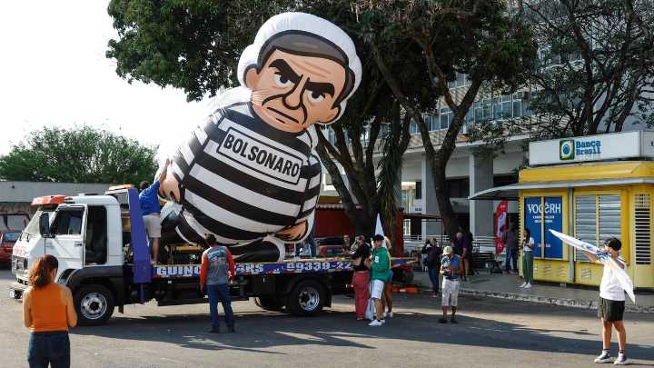 Trump anuncia represalias contra Brasil tras la condena a Bolsonaro