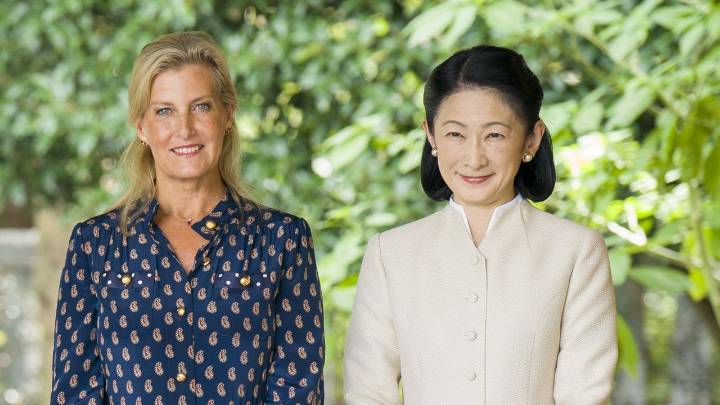 Sophie of Edinburgh Packed an Impressive Suitcase of Shirt Dresses For Her Japan Trip
