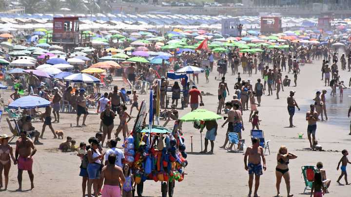 ¿Cuánto sale alquilar una casa o una carpa en Mar del Plata para el verano 2025?
