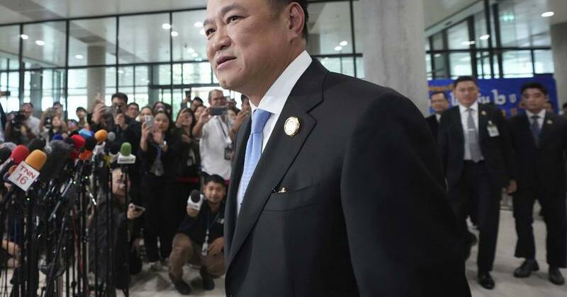 Thai MPs vote on new PM as Thaksin flies out amid chaos