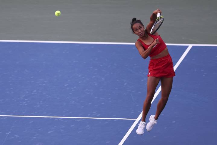 Canada’s Fernandez rolls to 6-2, 6-0 victory over Sakkari at China Open