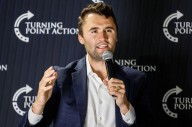 Muere comentarista de derecha Charlie Kirk tras ser baleado en evento en Utah