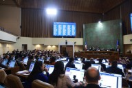 Diputados aprueban cambios a ley de plásticos en medio de críticas medioambientales