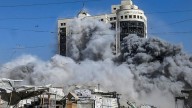 VIDEO: Israel ataca rascacielos en la ciudad de Gaza
