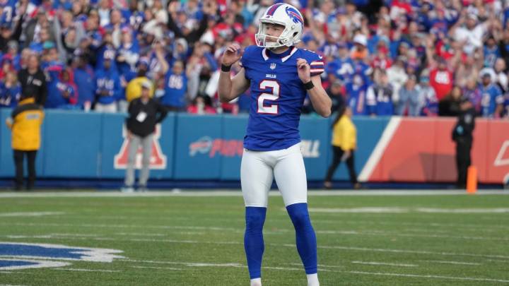 Bills put kicker Bass on IR, Prater to handle kicking duties