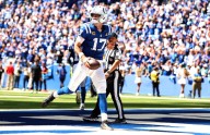 Deadspin | Daniel Jones, Colts defense smother Dolphins