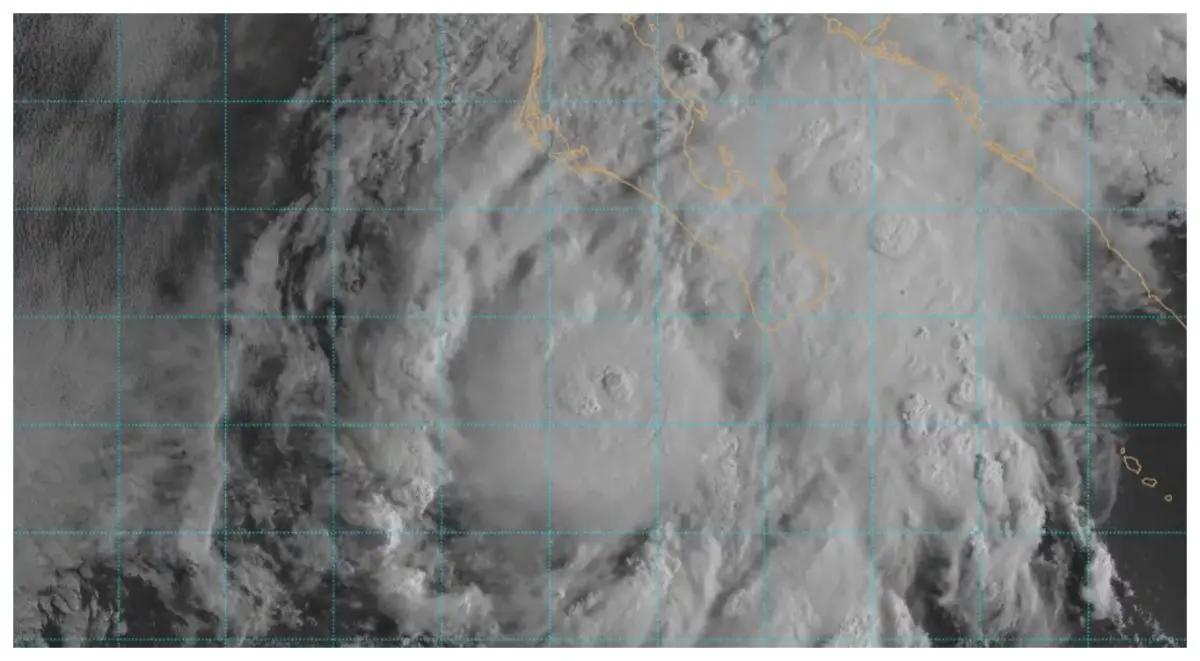 Así se ve el huracán ‘Lorena’ desde el espacio; se prevé que toque tierra este jueves en Baja California Sur