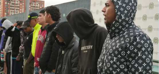 Capturan a 30 sicarios, feminicidas y abusadores en Bogotá: importante golpe a la criminalidad en la capital.
