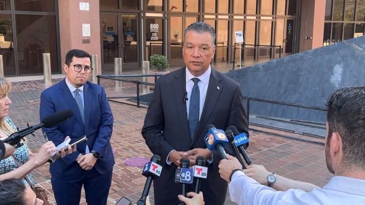 Senador señala falta de jueces de migración tras visita a la corte federal