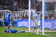 Racing volvió a triunfar ante Vélez y se convirtió en el primer semifinalista de Copa Libertadores
