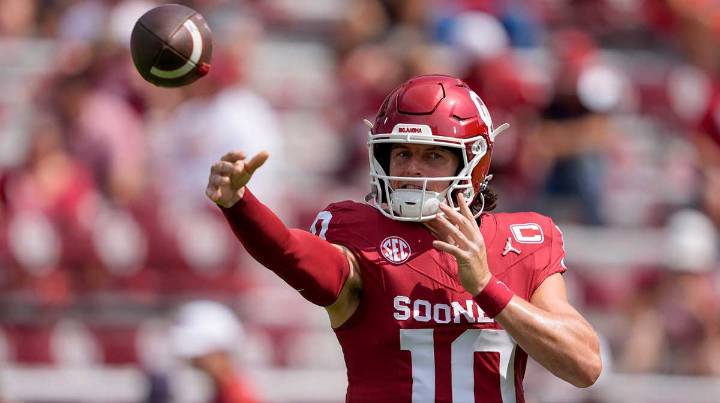 Oklahoma football QB John Mateer to have hand surgery, injury not season