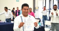 Julio Pérez Pérez recibe constancia como alcalde electo de Pantelhó, Chiapas
