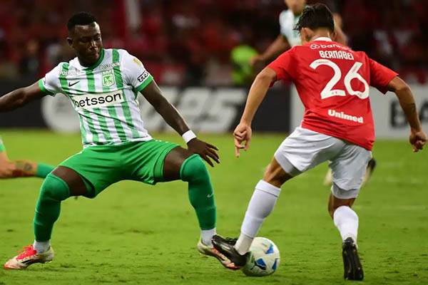 Nacional y Millonarios se miden en el ‘superclásico’ del fútbol colombiano