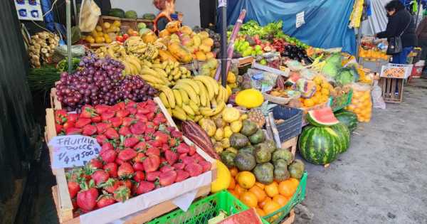 Ananá $600 y zanahoria $1.000 por kilo: las ofertas del Mercado San Miguel