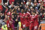 Liverpool derrota al Everton y mantiene paso perfecto en la Premier League