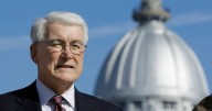 Former Illinois Governor Jim Edgar dies at age 79