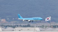Trabajadores surcoreanos detenidos por ICE vuelven a casa tras situación que afectó la relación entre EE.UU. y Corea del Sur