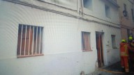 Un incendio en Sagunt deja dos heridos por inhalación de humo