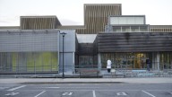 Un preso se fuga del hospital de Pamplona tras descolgarse con sábanas desde un tercer piso