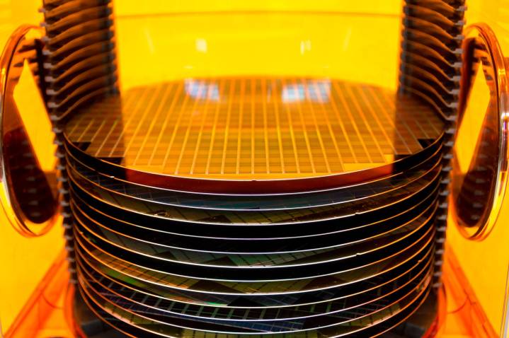 Analog Devices: Picking Up Steam, But Beware Of Risks (NASDAQ:ADI)