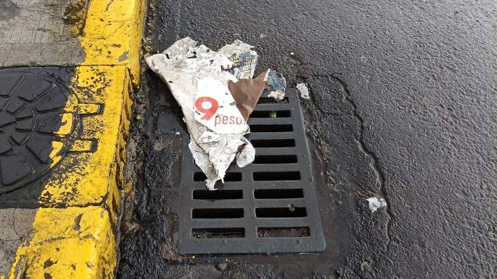 Inundaciones y basura afectan la avenida López Mateos en Toluca y Zinacantepec