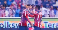 Chivas vence al Puebla y por primera vez hila triunfos en el Apertura 2025; Resumen y goles
