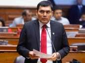 Perú Libre respaldará mociones de censura contra premier Arana y Santiváñez, anuncia Américo Gonza