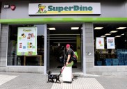 El sector de la distribución, expectante por el aumento del interés de la francesa Carrefour por Hiperdino