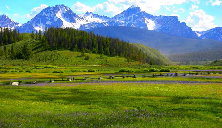 The "Alps Of America" Is The Most Underrated Hiking Destination In The U.S.