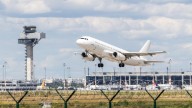 Aereolíneas deben reevaluar procedimientos de evacuación, por FAA