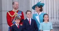 Exact salary of a King's Guard which sees you working for Royal Family