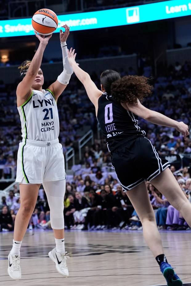 WNBA playoffs: Lynx rally from 17-point deficit to sweep Golden State
