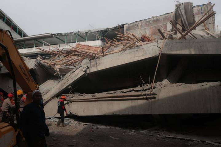 Derrumbe en escuela islámica de Indonesia deja un muerto y casi 100 heridos
