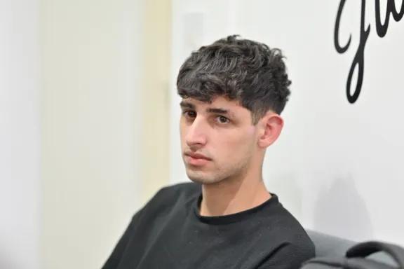 Imputaron a agente de seguridad de Holy por golpear hasta dejar ensangrentado a un joven
