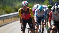 Un bravo Sergio Samitier protagoniza otra larga fuga y es cazado a 12 kilómetros del alto del Morredero