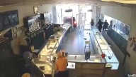 Video: violento asalto en masa en una joyería de California deja a un hombre de 88 años gravemente herido