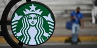 Starbucks anuncia cierre de tiendas y despidos como parte de su reestructuración 
