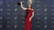 Premios Emmy 2025 | Palmarés completo con todos los ganadores en la noche de 'Adolescencia', 'The Studio' y 'The Pitt'
