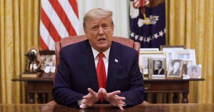Trump pide al Supremo mantener el género asignado al nacer en los pasaportes de personas transgénero