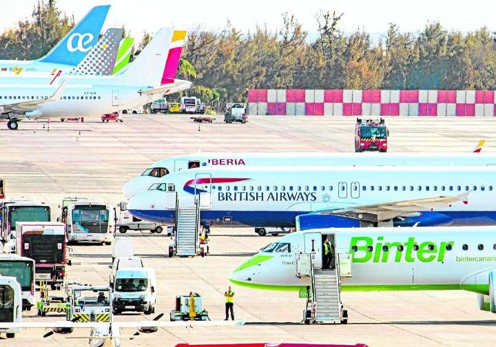 Opera con normalidad el Aeropuerto de Fuerteventura tras desviar tres vuelos por presencia de drones