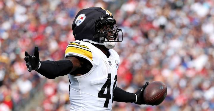 Steelers give former Patriot Jabrill Peppers game ball after win
